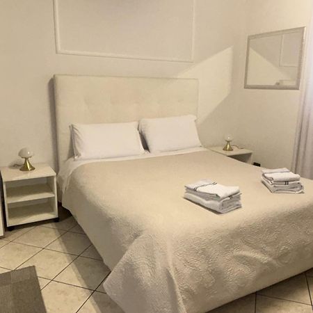 Monolocale In Piazza Isolo Apartment เวโรนา ภายนอก รูปภาพ
