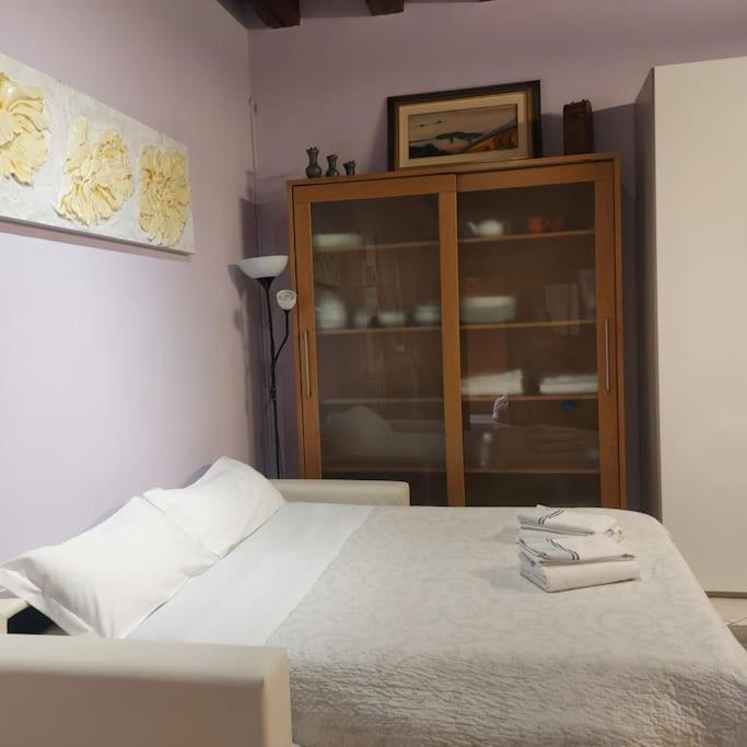 Monolocale In Piazza Isolo Apartment เวโรนา ภายนอก รูปภาพ