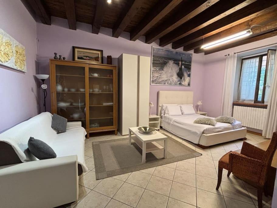 Monolocale In Piazza Isolo Apartment เวโรนา ภายนอก รูปภาพ
