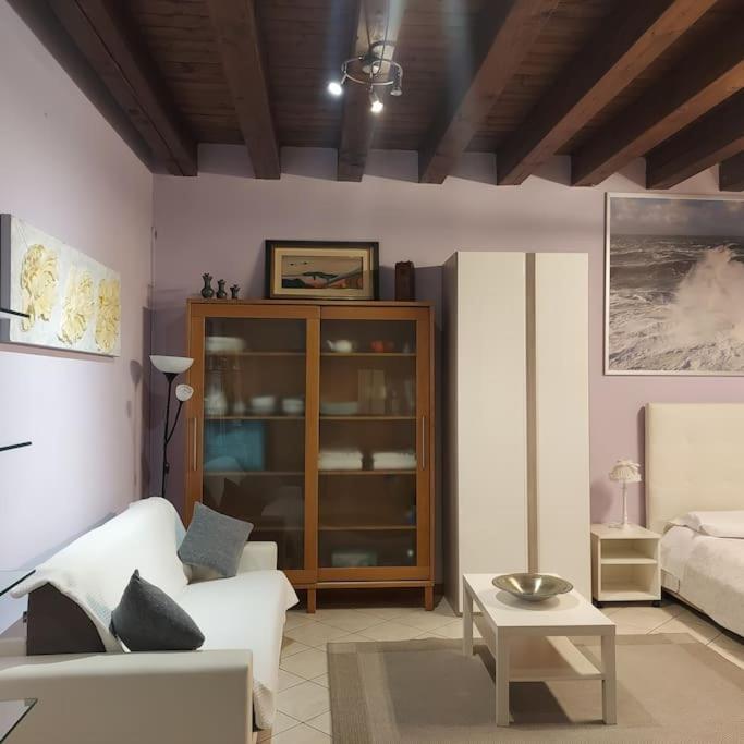 Monolocale In Piazza Isolo Apartment เวโรนา ภายนอก รูปภาพ