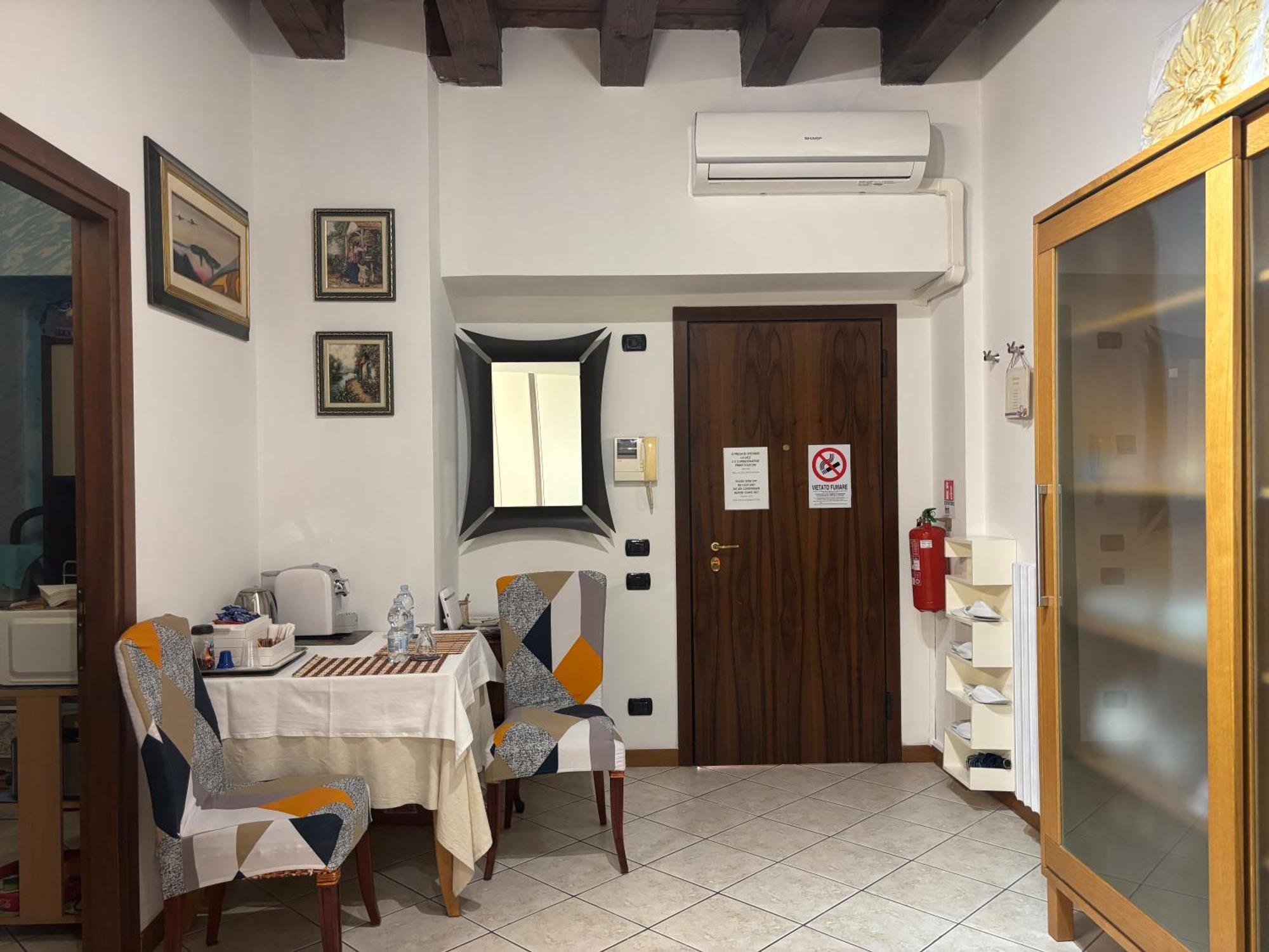 Monolocale In Piazza Isolo Apartment เวโรนา ภายนอก รูปภาพ